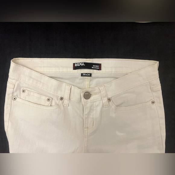 BDG Skinny Mid Rise Jeans (26 x 30) - Picture 3 of 4